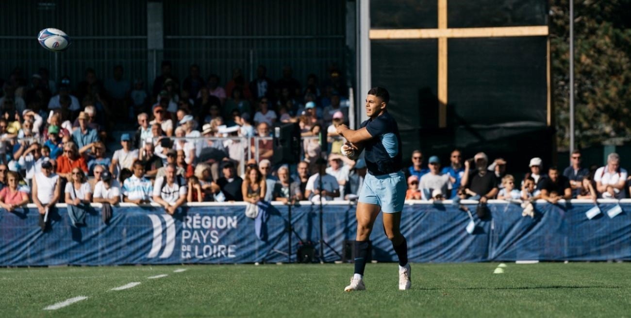 Los Pumas entrenaron ante el público en su "búnker" de La Baule