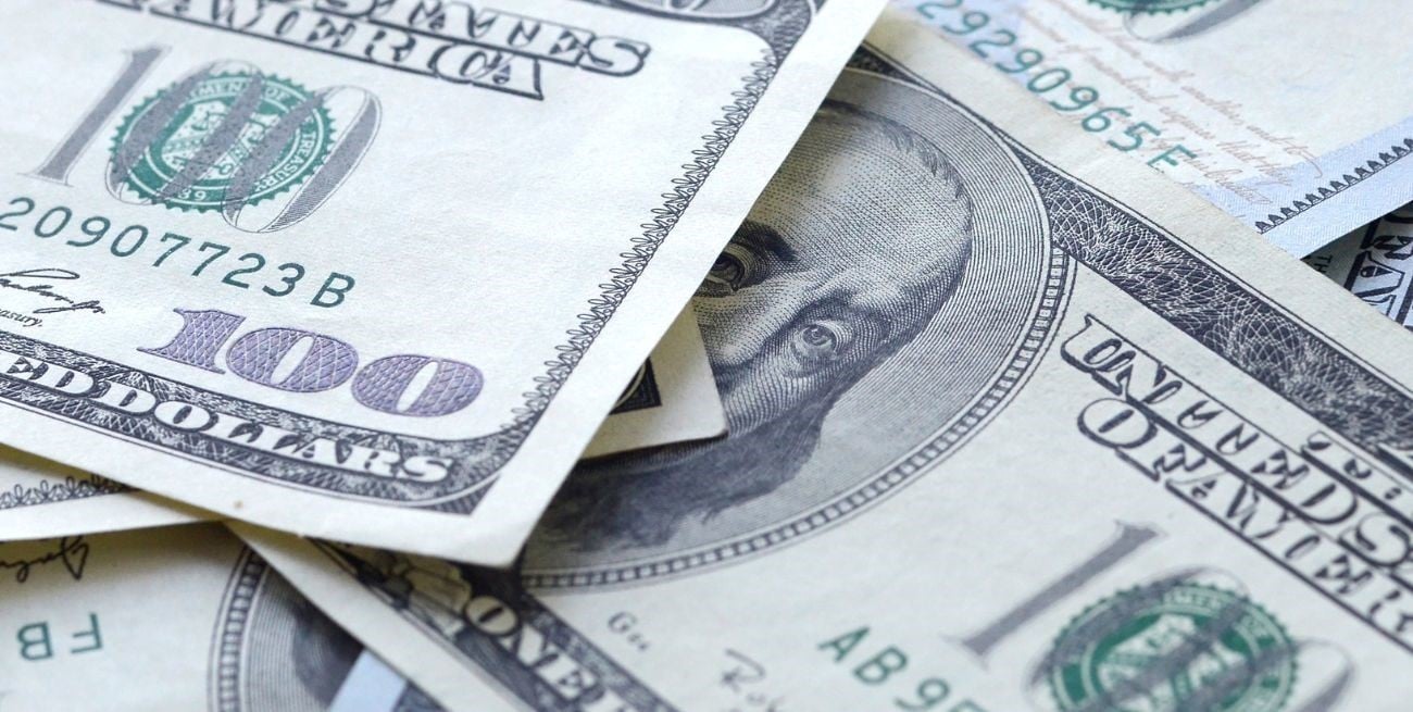 El dólar blue cortó la racha alcista: a cuánto cerró este jueves