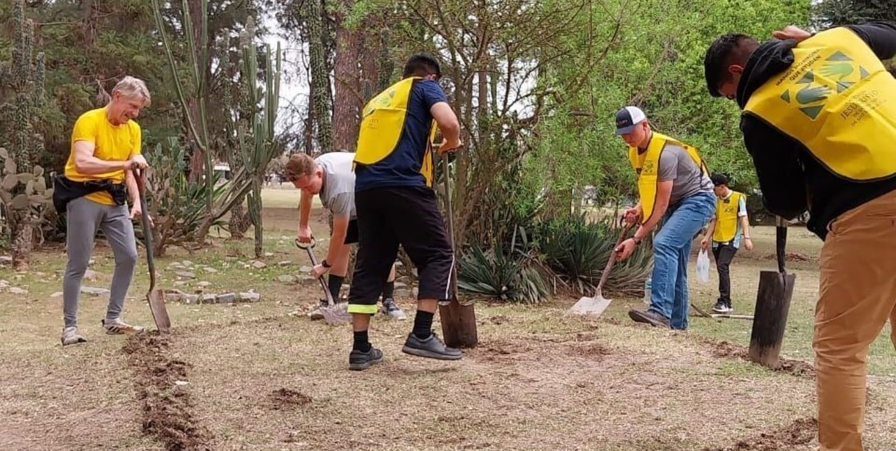 Gesto solidario: en Santa Fe, unas 150 personas
"donaron" horas de servicio al Jardín Botánico