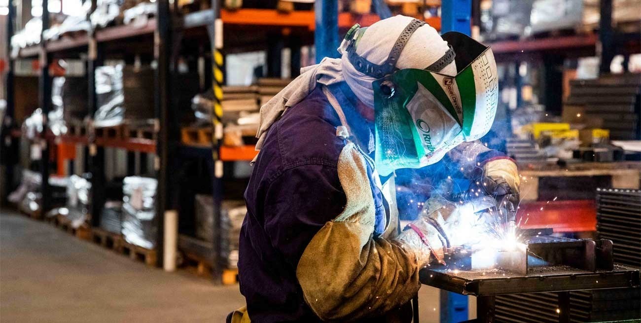 Reducción de la jornada laboral: Diputados debate cambios a una ley de casi 100 años