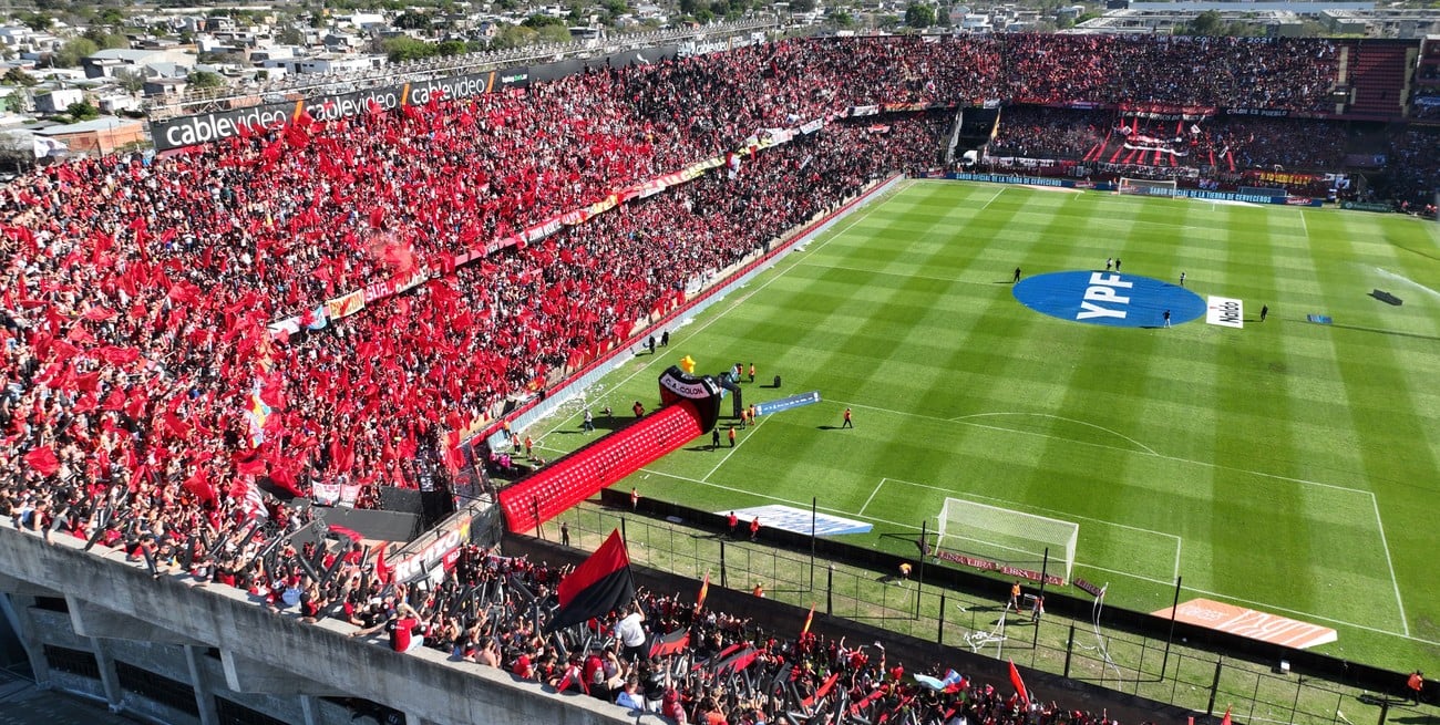 Video: así fue el recibimento de la gente de Colón en el clásico santafesino