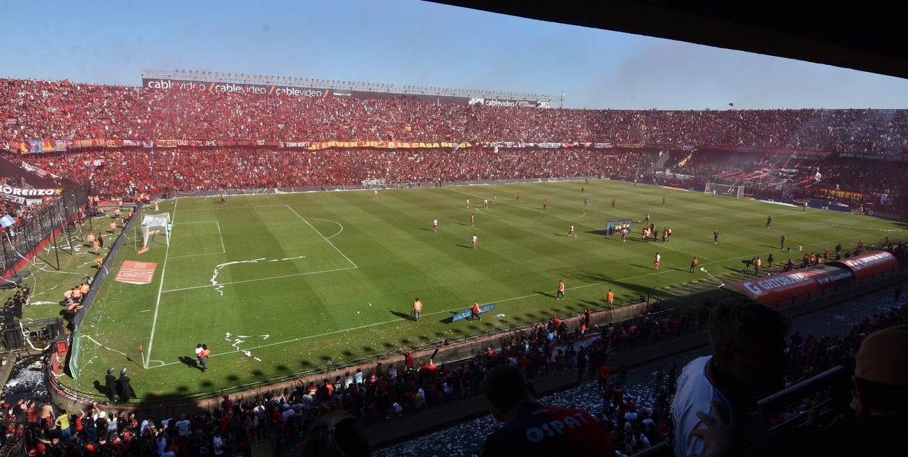 Más de 40.000 hinchas para un juego que decepcionó
