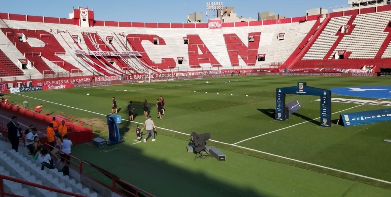 Colón y Barracas jugaron cuatro veces en Primera, en cuatro canchas distintas