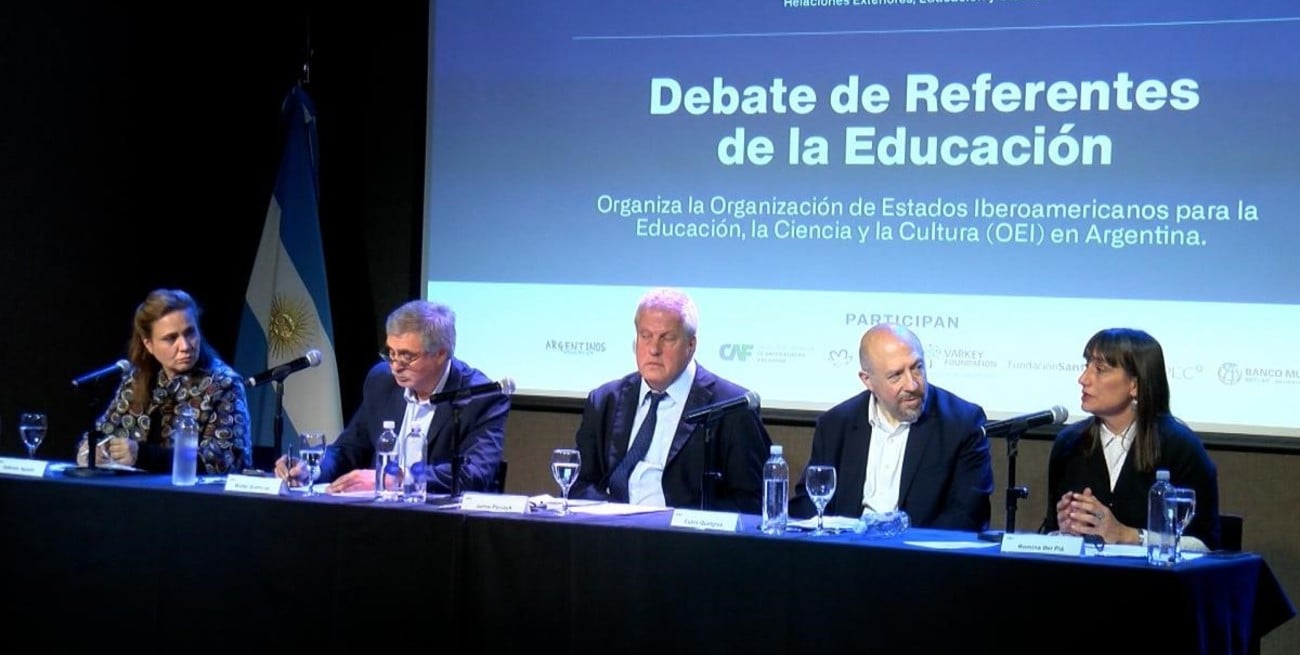 Con "faltazo" de libertarios, referentes de los candidatos a presidente tuvieron el último debate sobre educación