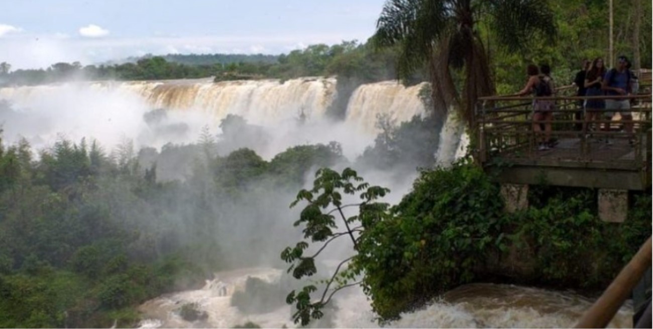 Cierran las Cataratas del Iguazú por alerta meteorológico