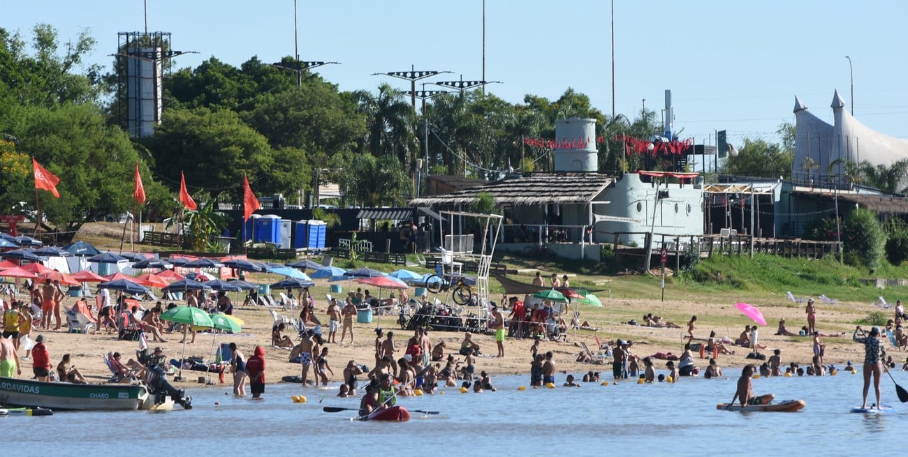 Guardavidas ya custodian las playas santafesinas