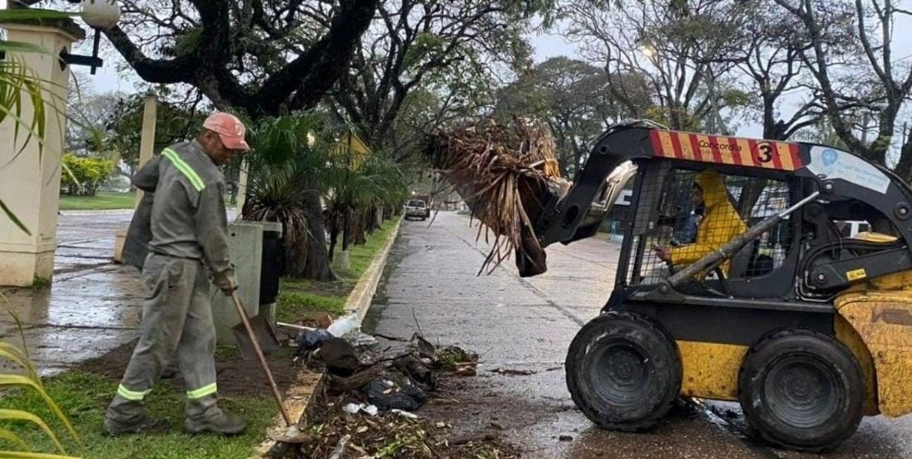 La creciente dio una tregua, el río baja y comenzaron a limpiar zonas que se inundaron