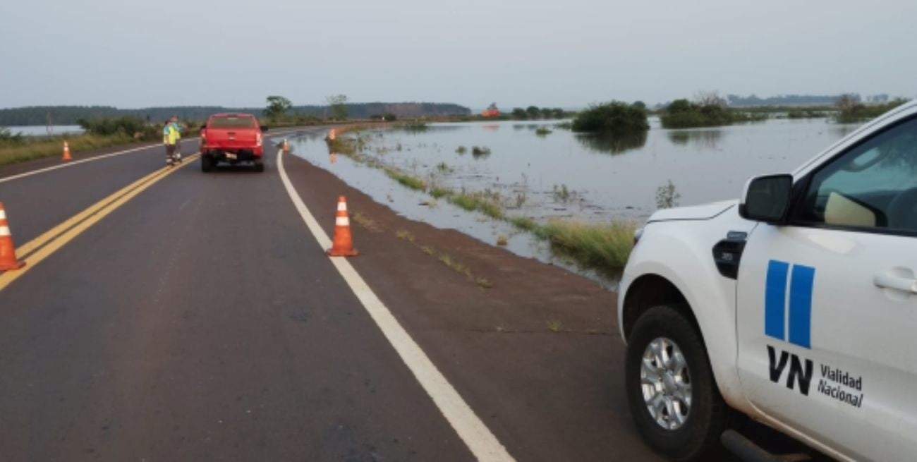 Cortaron el tránsito en otra ruta de Corrientes por la crecida del río Uruguay