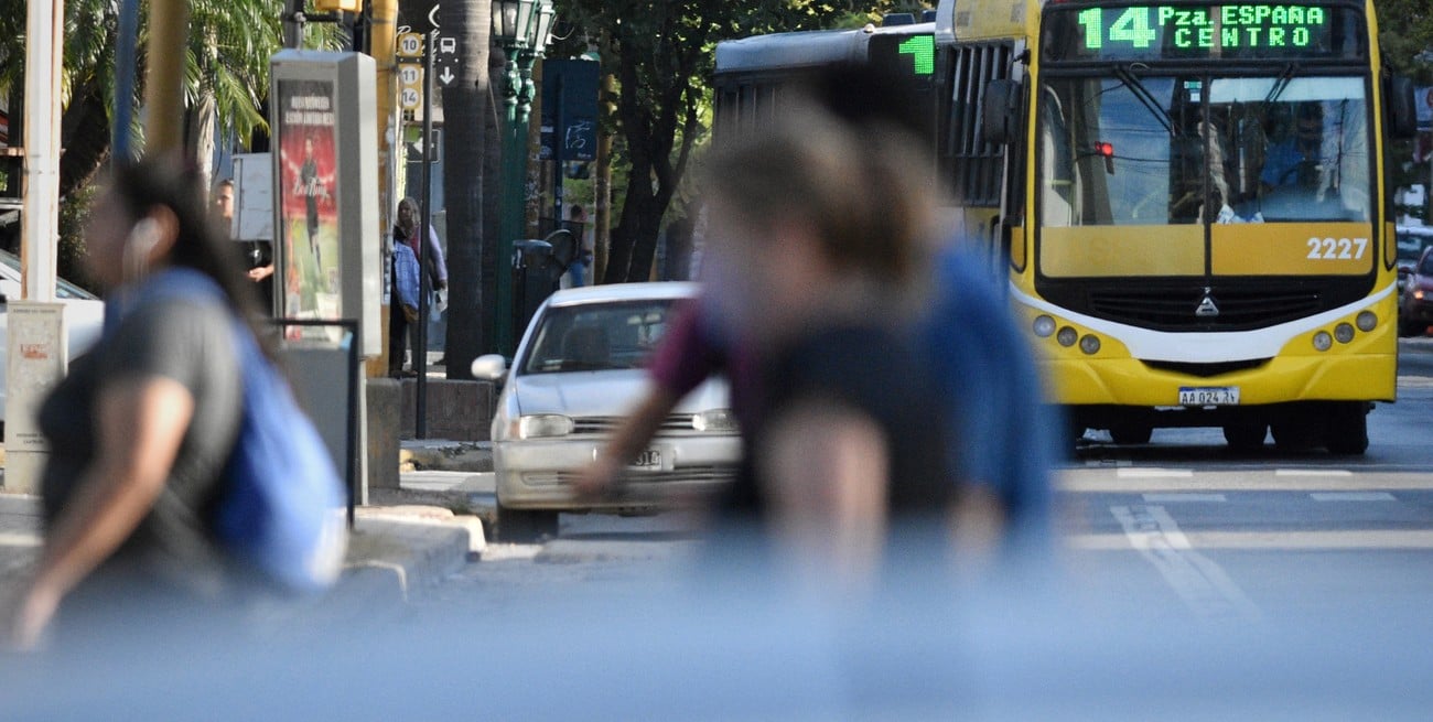 Levantaron el paro de las líneas de colectivos 4 y 14 de la ciudad de Santa Fe por un acuerdo en Trabajo