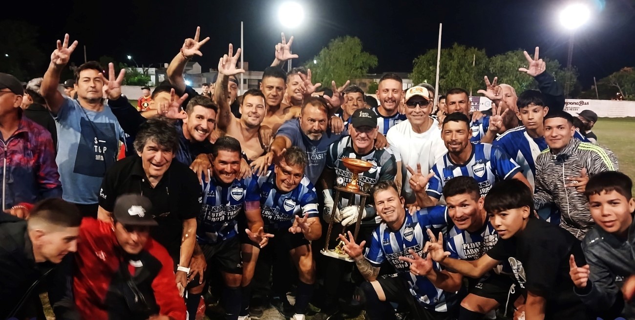 Atenas, campeón de la Copa de Oro 