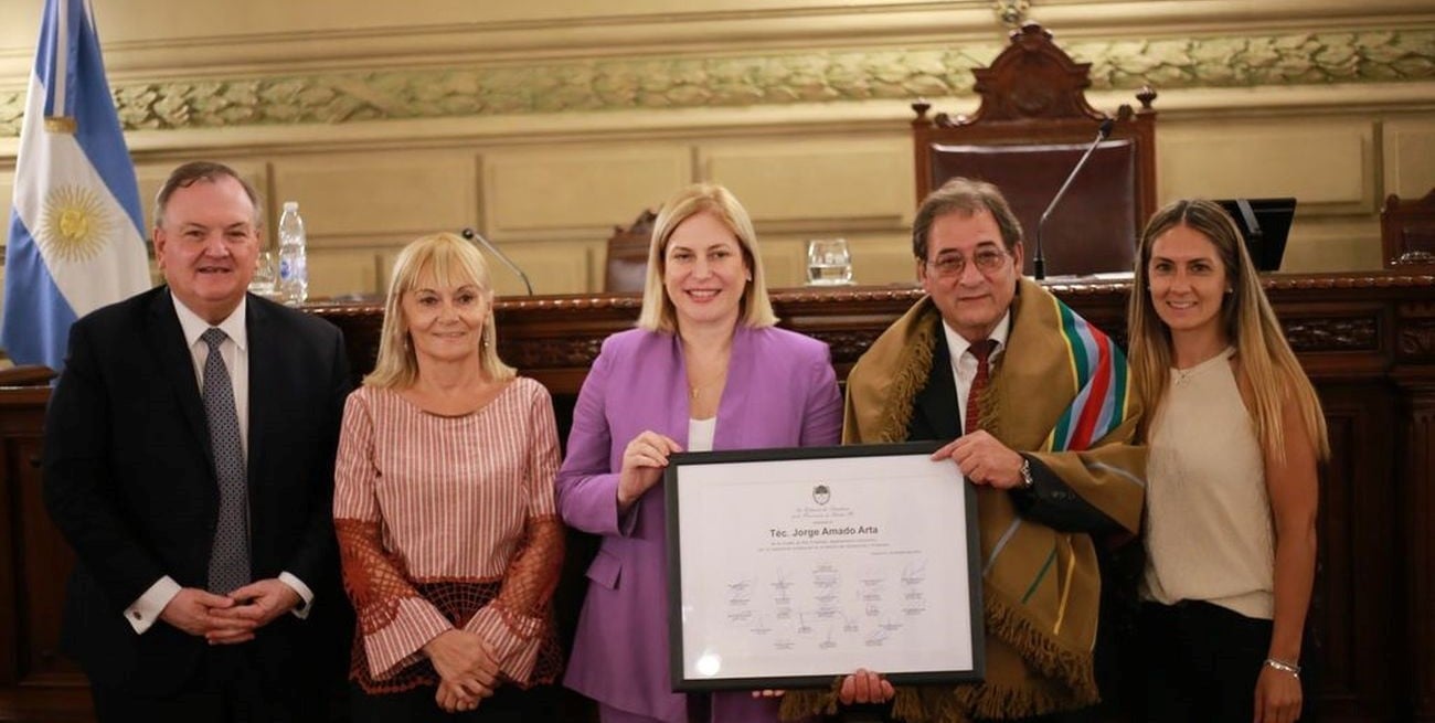 La Cámara de Senadores distinguió a Jorge Arta por su trayectoria