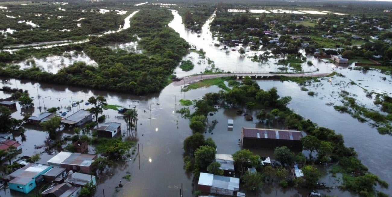 Corrientes en "alerta rojo" por lluvias y tormentas fuertes