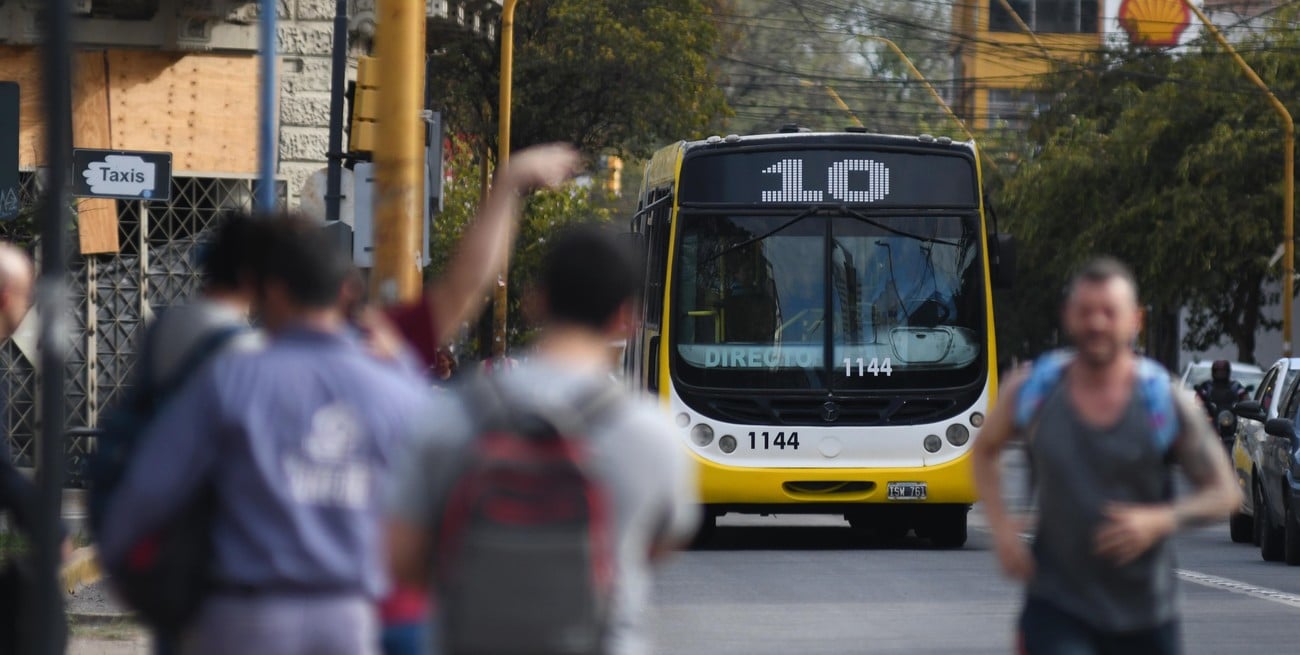 El municipio de Santa Fe quiere que el precio del boleto de colectivos sea menor a 400 pesos