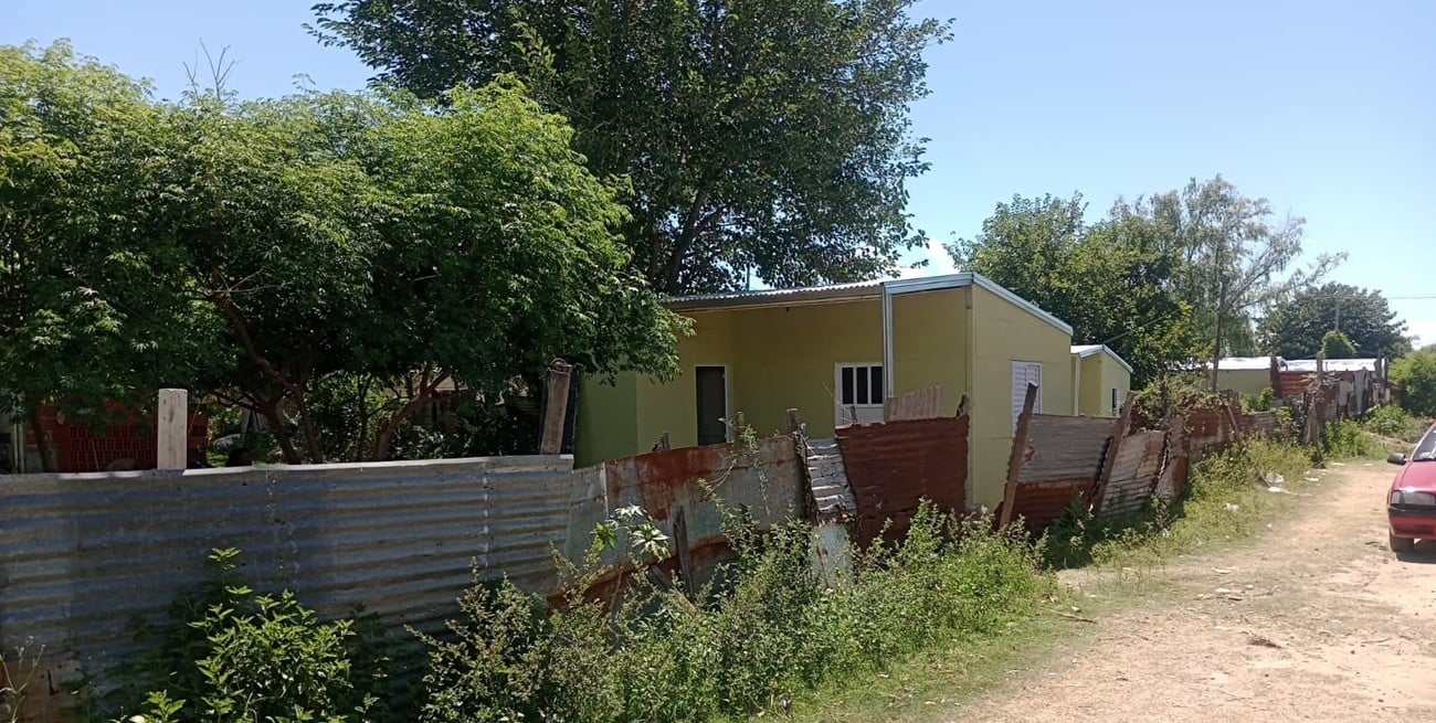 50 familias de barrio El Arenal dejaron sus ranchos para tener una casa de material