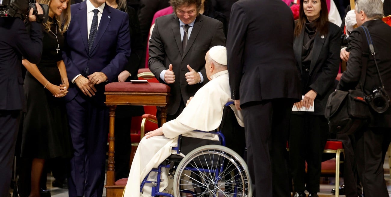 Qué regalos le llevó Javier Milei al Papa Francisco