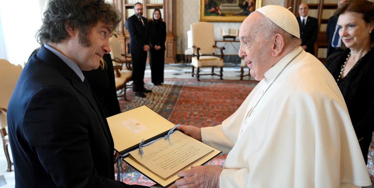 Javier Milei y el Papa Francisco intercambiaron regalos: ¿qué se obsequiaron?