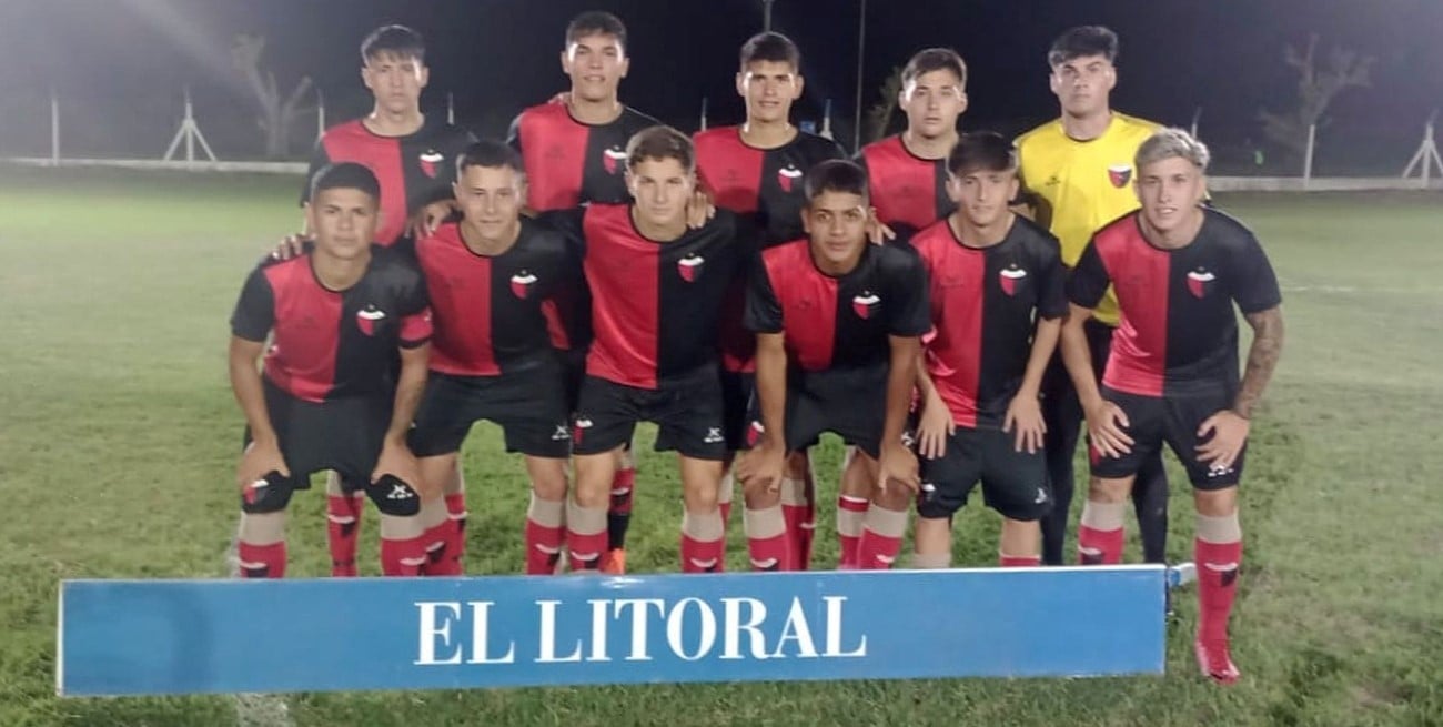 Colón debutó con un claro triunfo ante Ciclón Racing