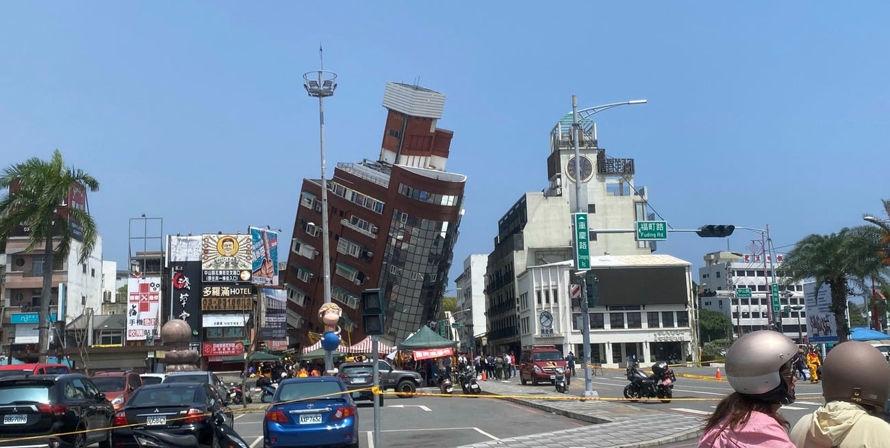 Video: terremoto de 7,4 en Taiwán, nueve muertos y más de 700 heridos