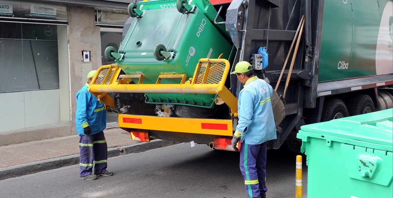 No hay recolección de residuos en la ciudad de Santa Fe por un reclamo gremial