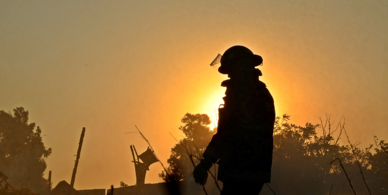 San Agustín rinde homenaje a sus bomberos voluntarios, con la inauguración de un monumento