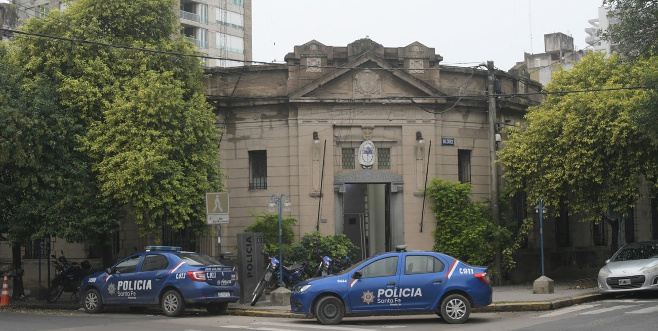 Inspeccionaron la Comisaría Tercera de Santa Fe por el crimen de un abogado