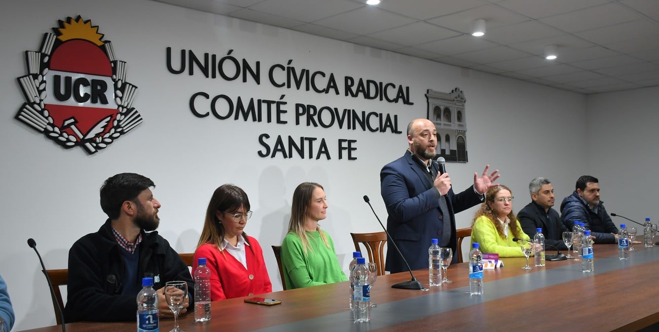 Basile asumió en la UCR La Capital y ratificó el compromiso de consolidar a Unidos