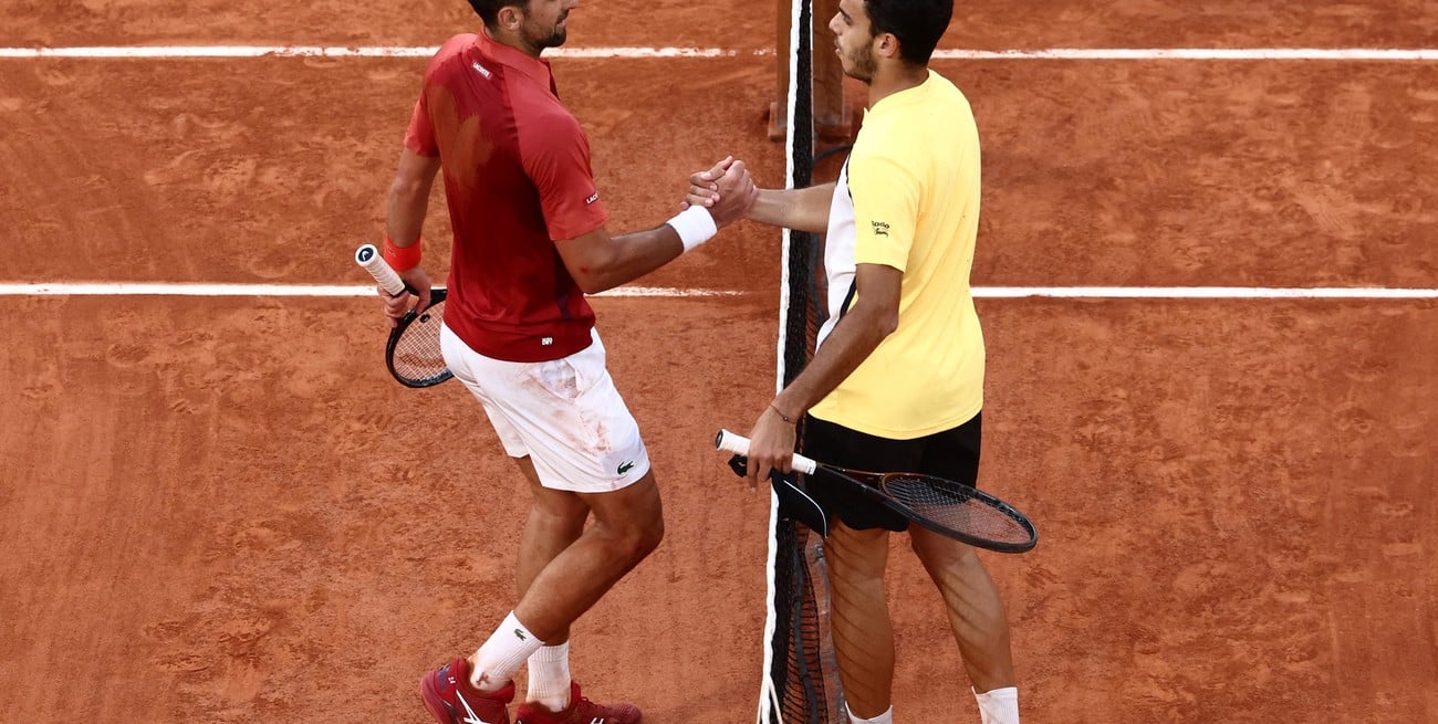 Francisco Cerundolo batalló pero cayó en 5 sets ante Djokovic en Roland Garros