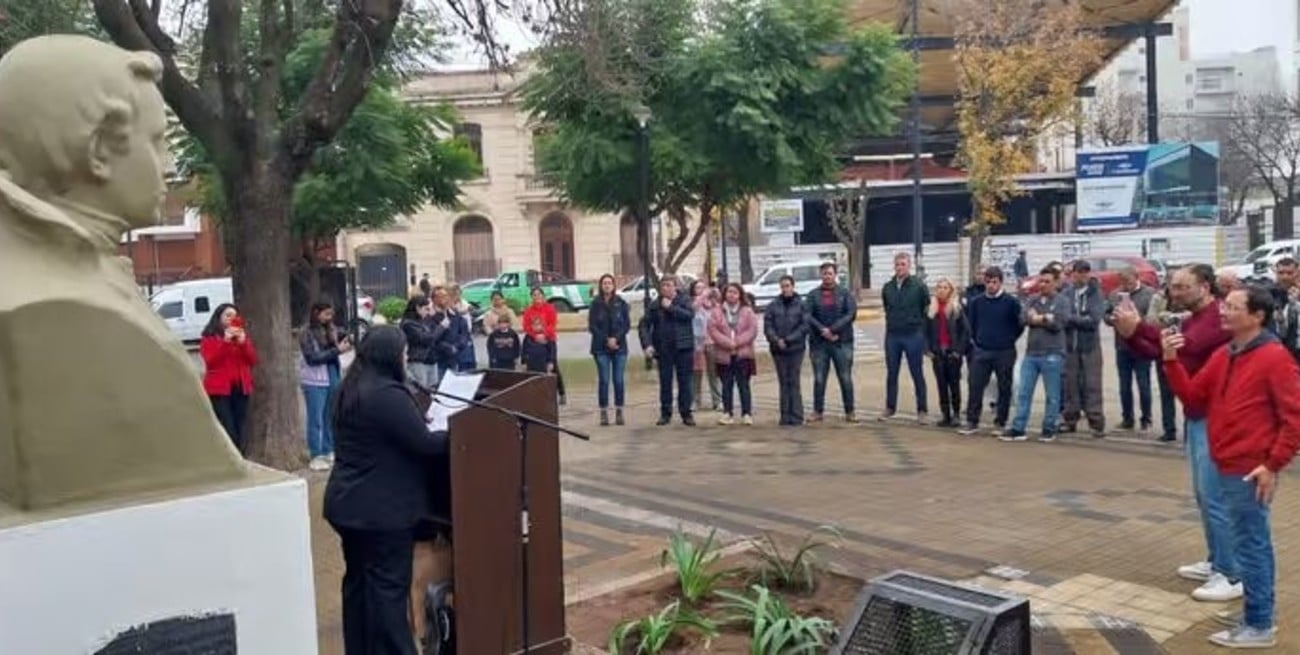 Los periodistas del sur-sur celebraron su día en plaza San Martín de Venado Tuerto