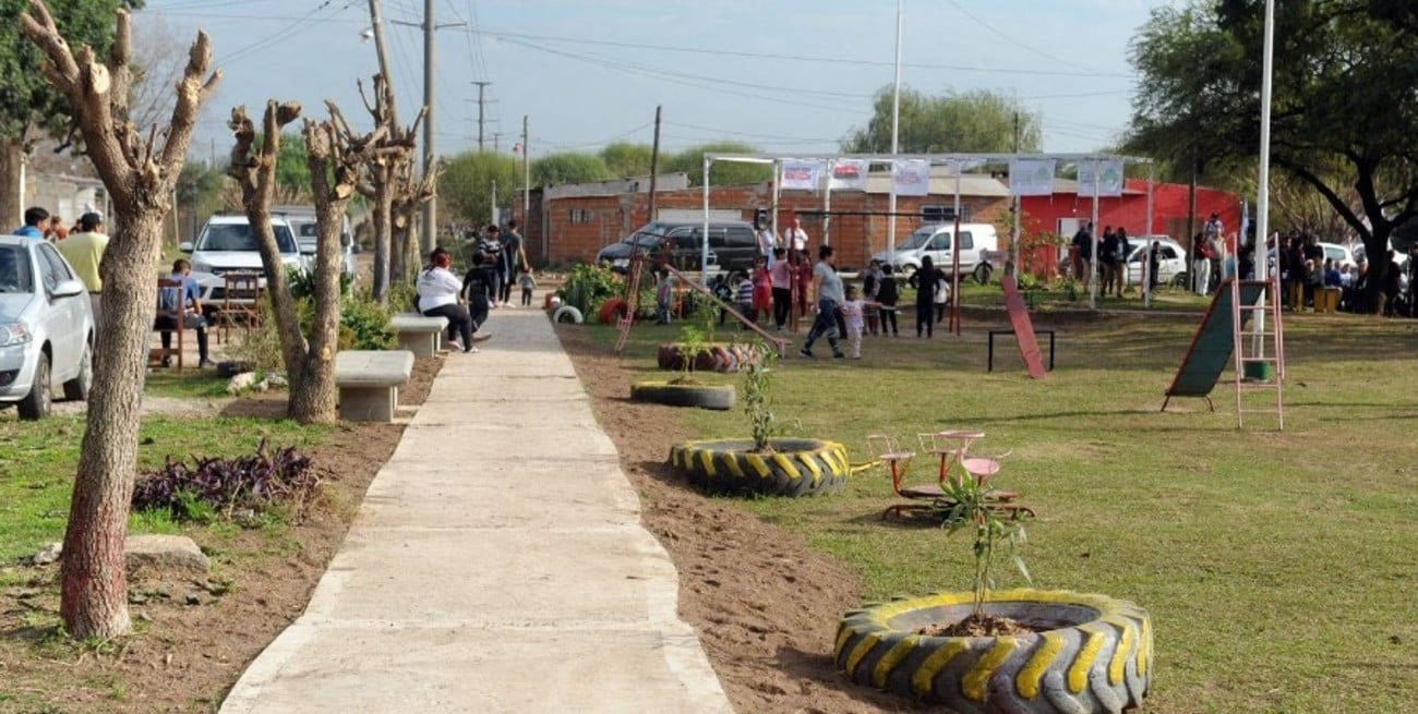 De cava a espacio público: inauguraron la Plaza Marta en el barrio Loyola Sur