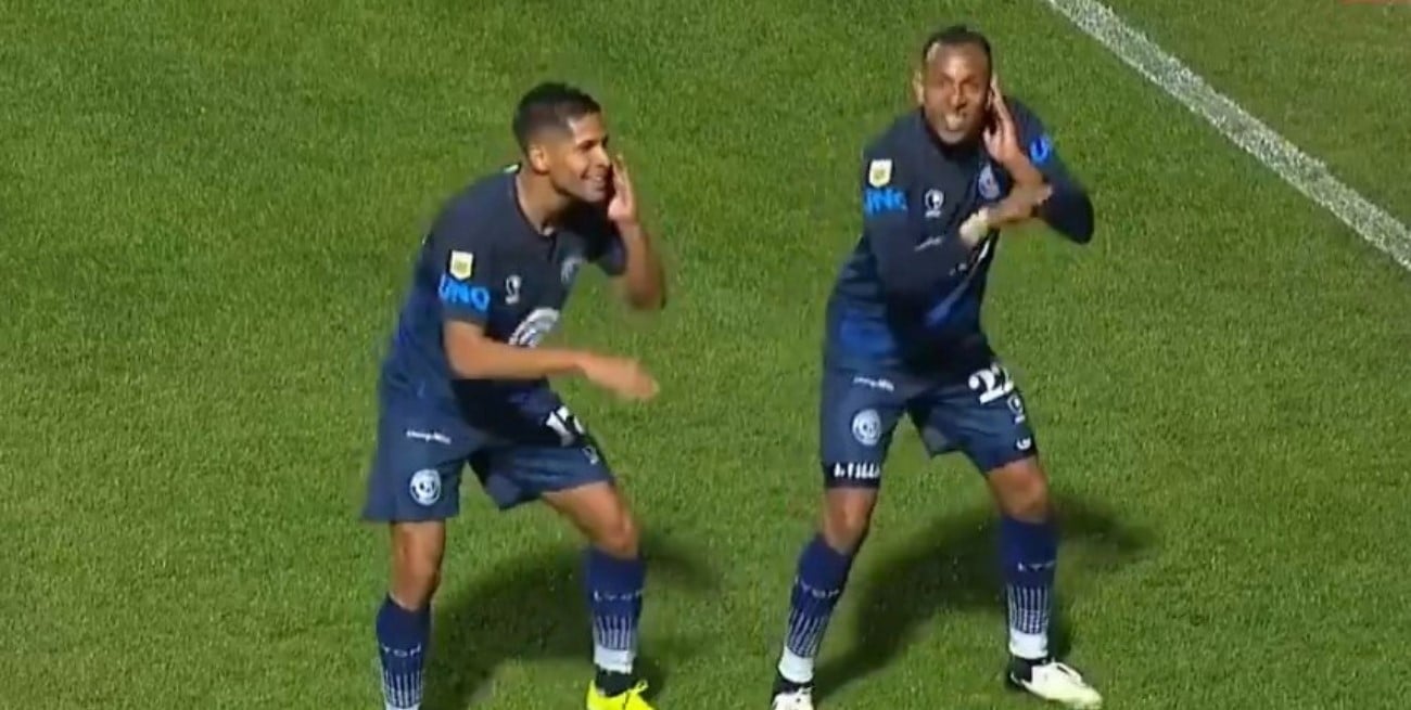 Video: Villa volvió a jugar en Argentina, dio una asistencia de gol y bailó en el festejo