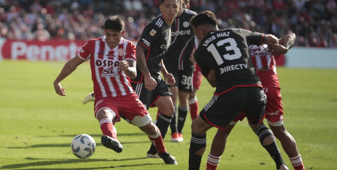 Unión le hizo el mejor regalo al "Kily": 0-0 y de igual a igual con River