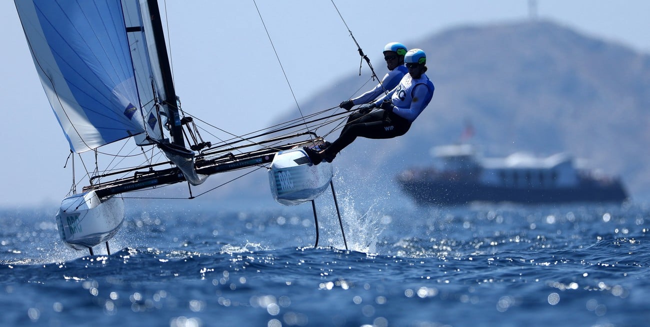 Vela: argentinos Majdalani y Bosco ganaron la primera regata del día y se acercan a los líderes