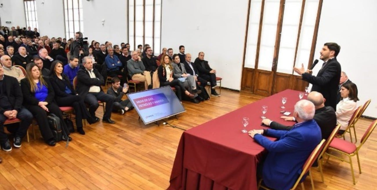 Encuentro de la Mesa de Gas, Petróleo y Minería