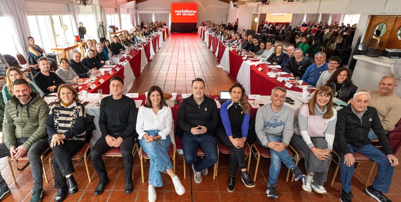 En unidad el Socialismo impulsa una reforma constitucional "que ponga el poder en manos de la gente"