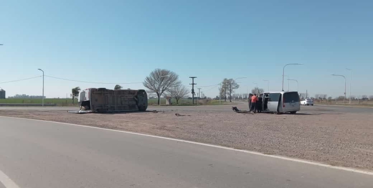 Se accidentó el intendente de la ciudad de Gálvez en un peligroso cruce