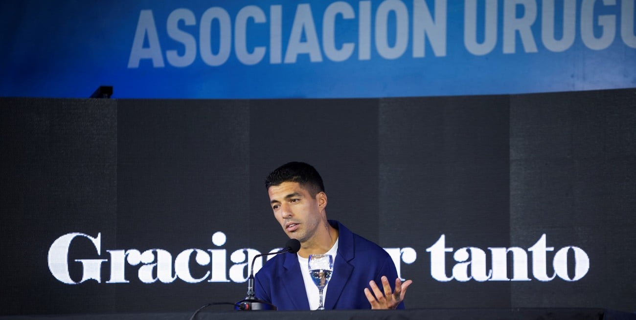 Luis Suárez anunció su retiro de la Selección de Uruguay