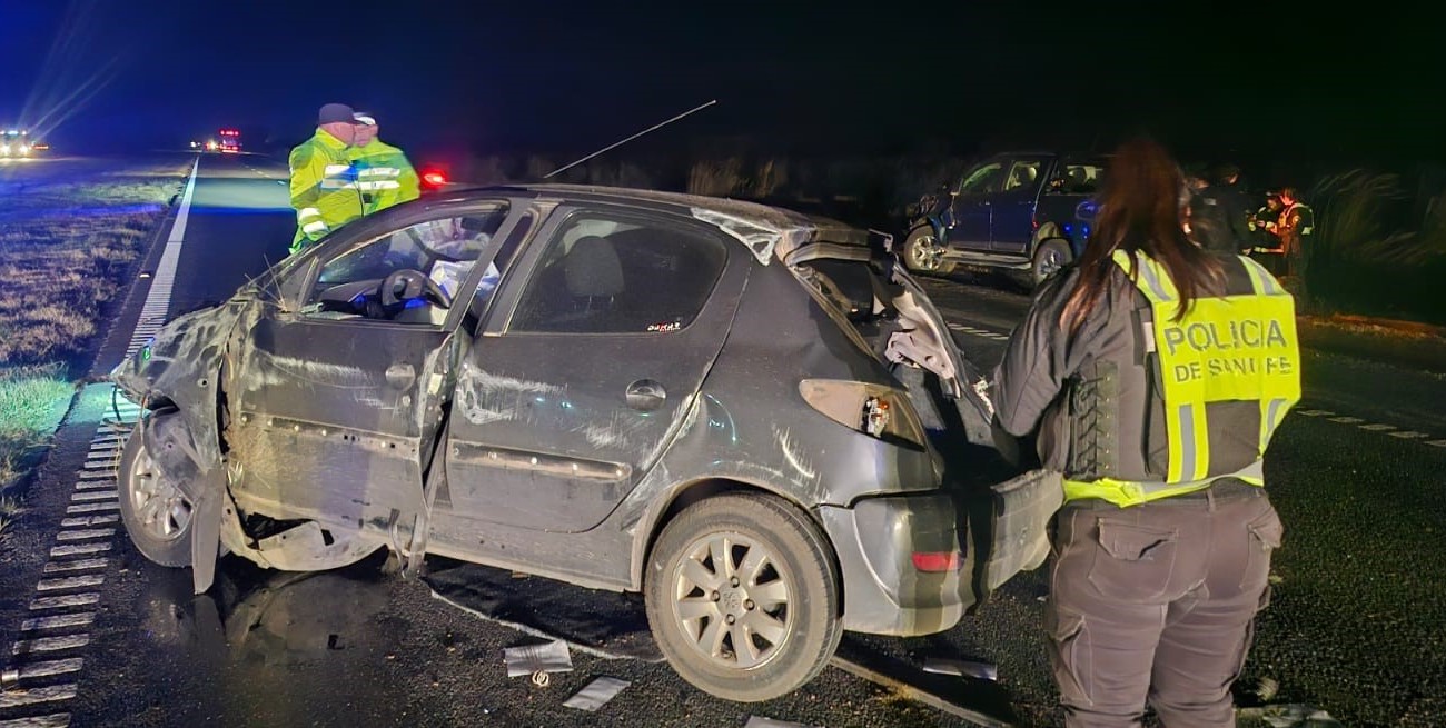 Un conductor resultó lesionado al impactar su auto contra un caballo en la Autopista