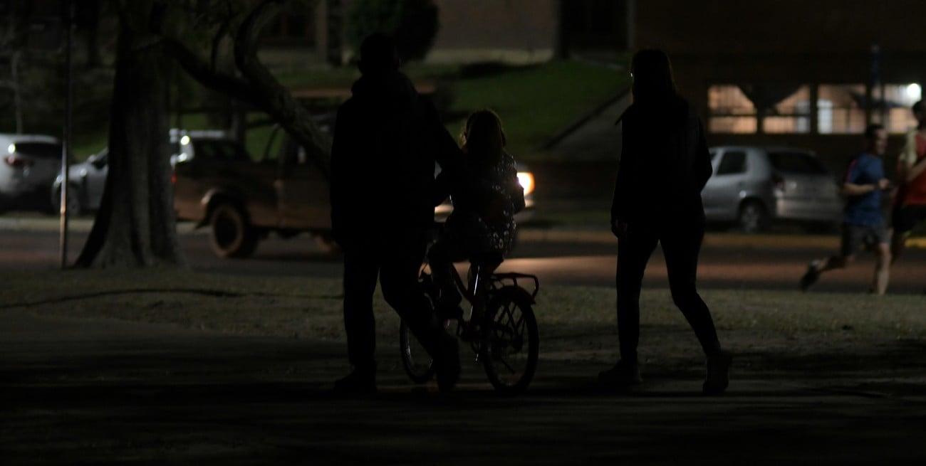 El paseo de la Costanera santafesina permanece a oscuras