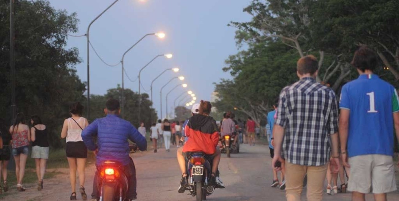 Santa Fe: piden que se habilite un colectivo para llegar a los boliches de la ruta N° 168