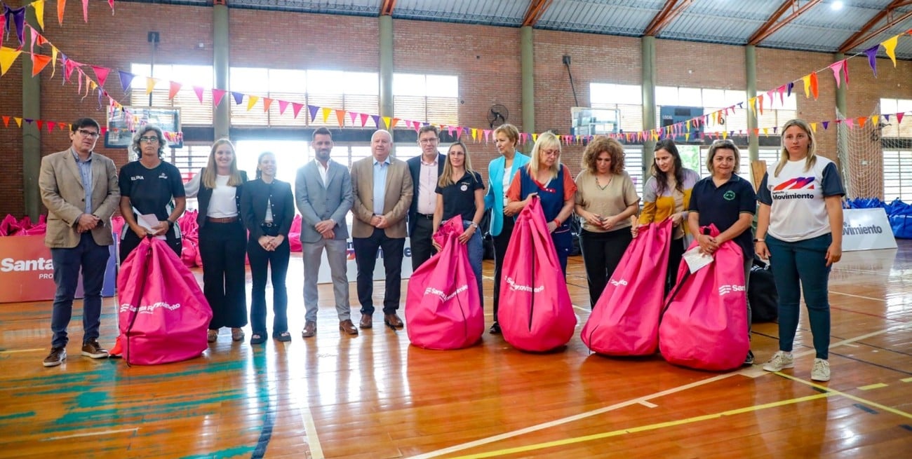 Entregaron kits deportivos a más de 500 instituciones educativas de la Región IV