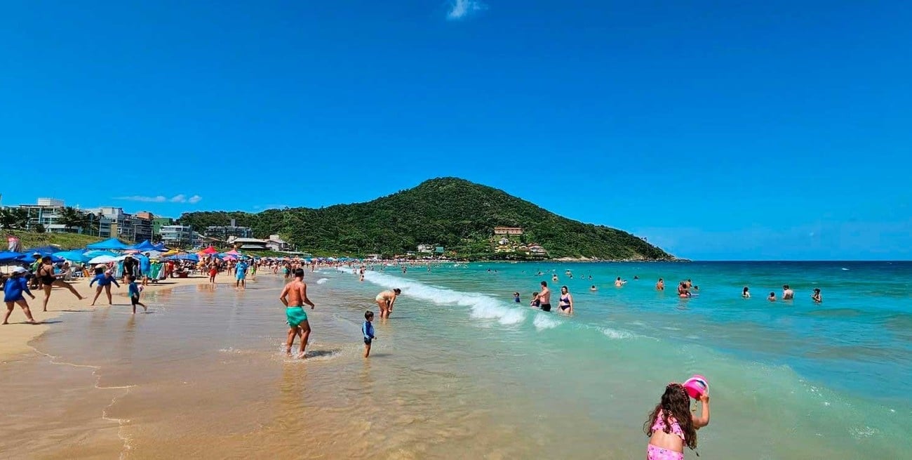 En Florianópolis más de las mitad de las playas están óptimas para el baño en el inicio de 2025